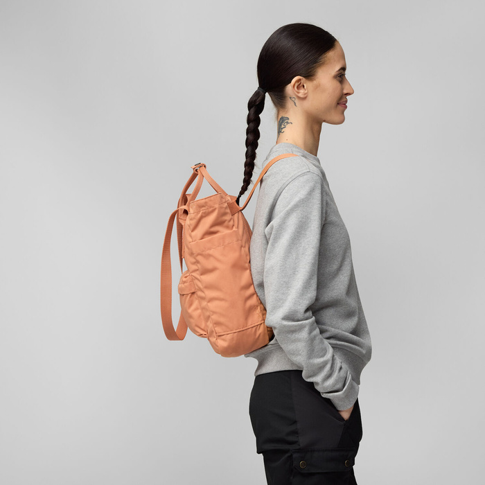 Turistický batoh Fjallraven Kanken Totepack – Ochre, fotografie 7