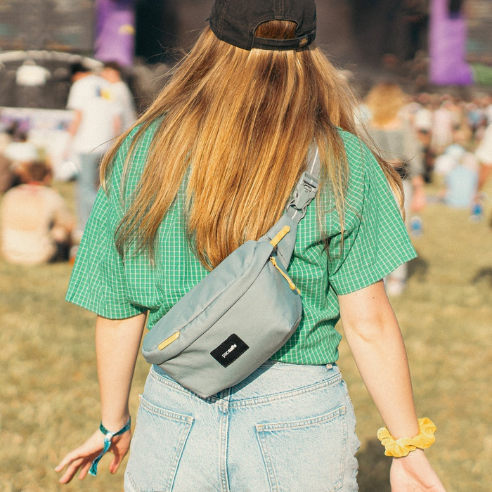 Ledvinka Pacsafe Go Anti-Theft Sling Pack Fresh Mint, fotografie 2